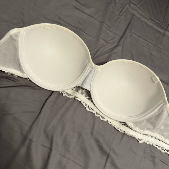 Brassière - Picture 2 of 2